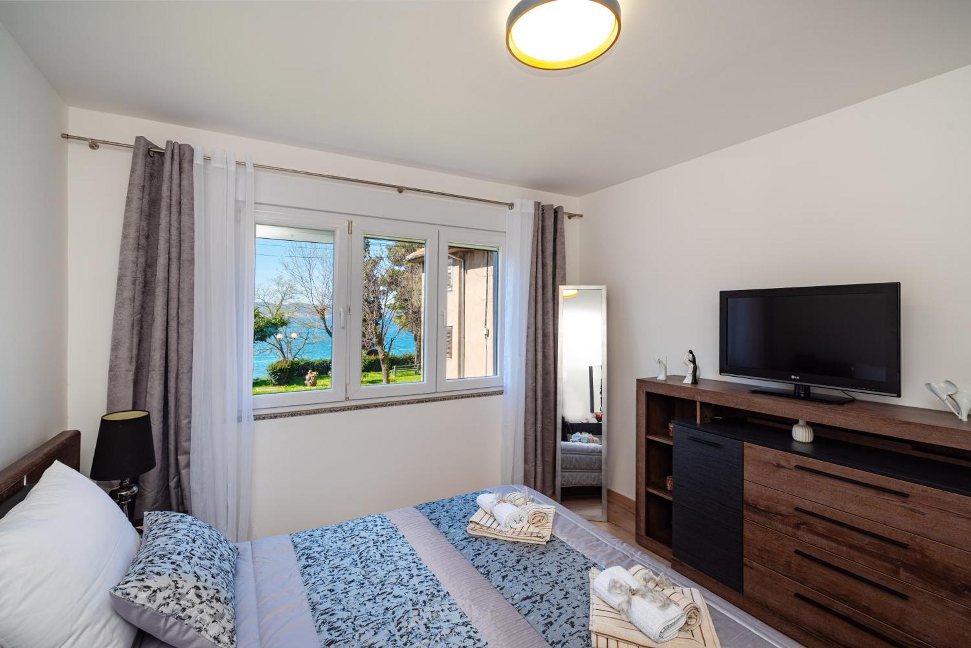 Ferienwohnung Kolovare Garden Oasis - First Row By Sea Zadar Exterior foto