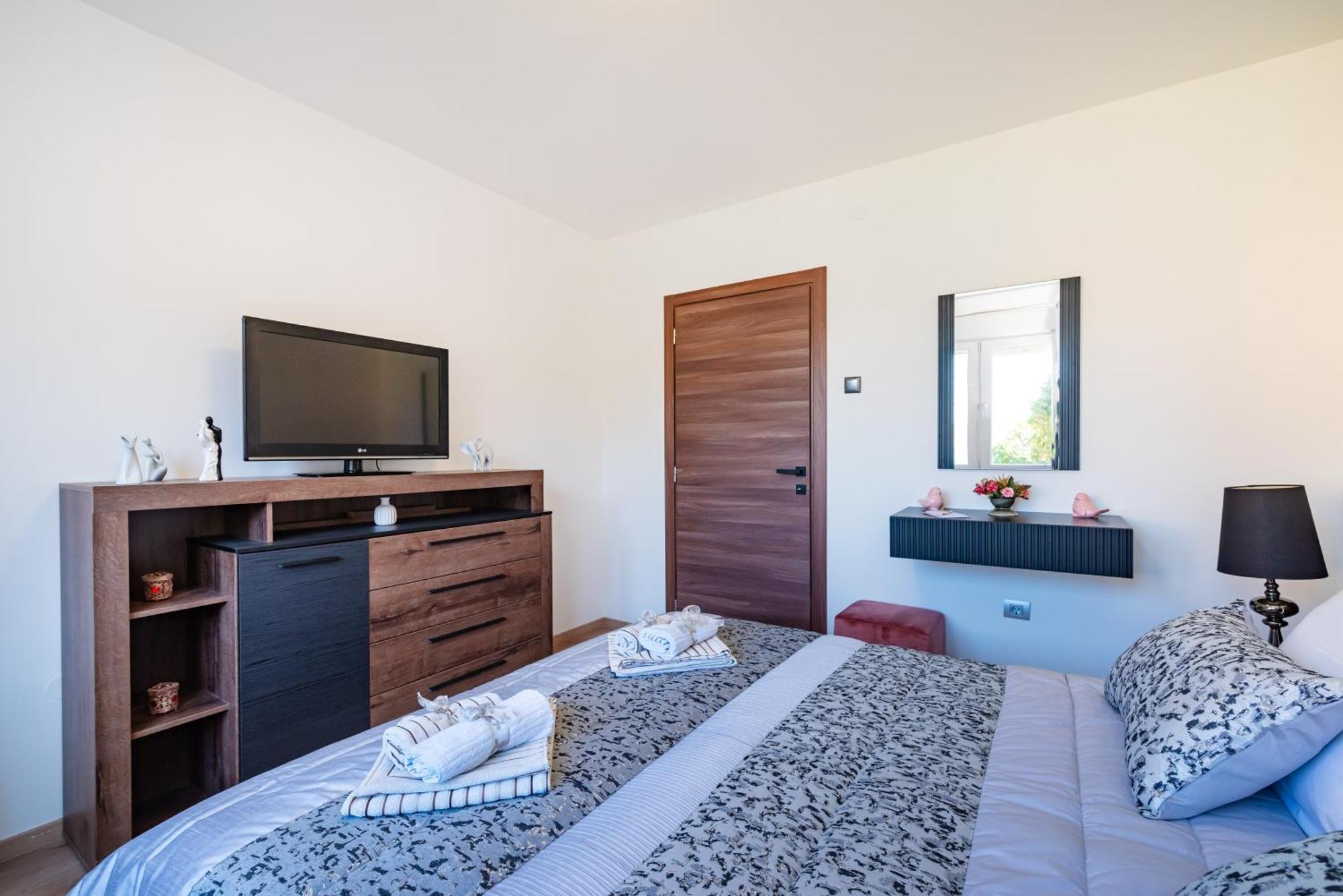 Ferienwohnung Kolovare Garden Oasis - First Row By Sea Zadar Exterior foto