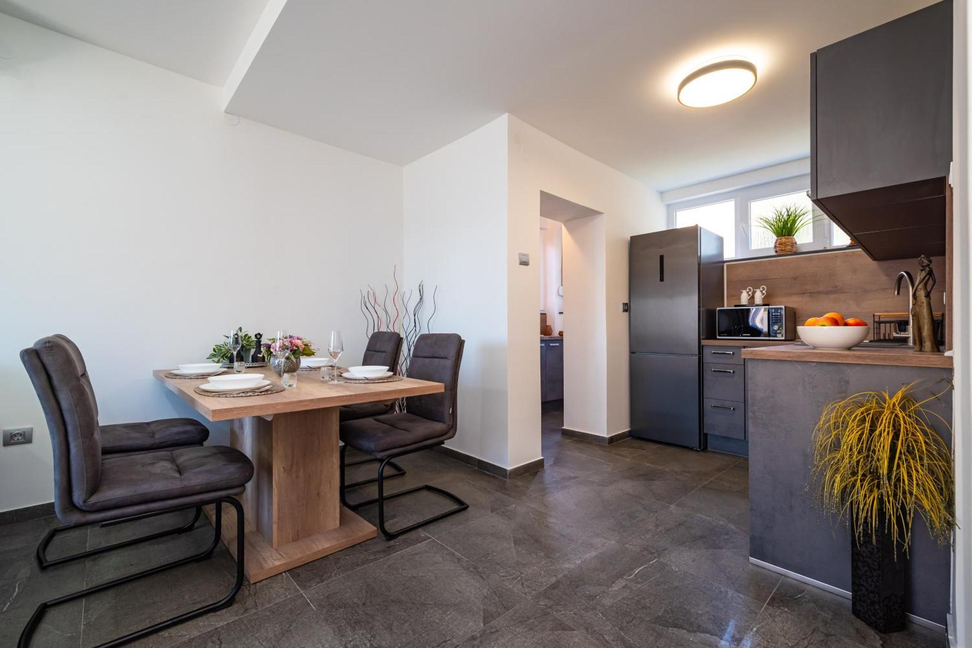Ferienwohnung Kolovare Garden Oasis - First Row By Sea Zadar Exterior foto