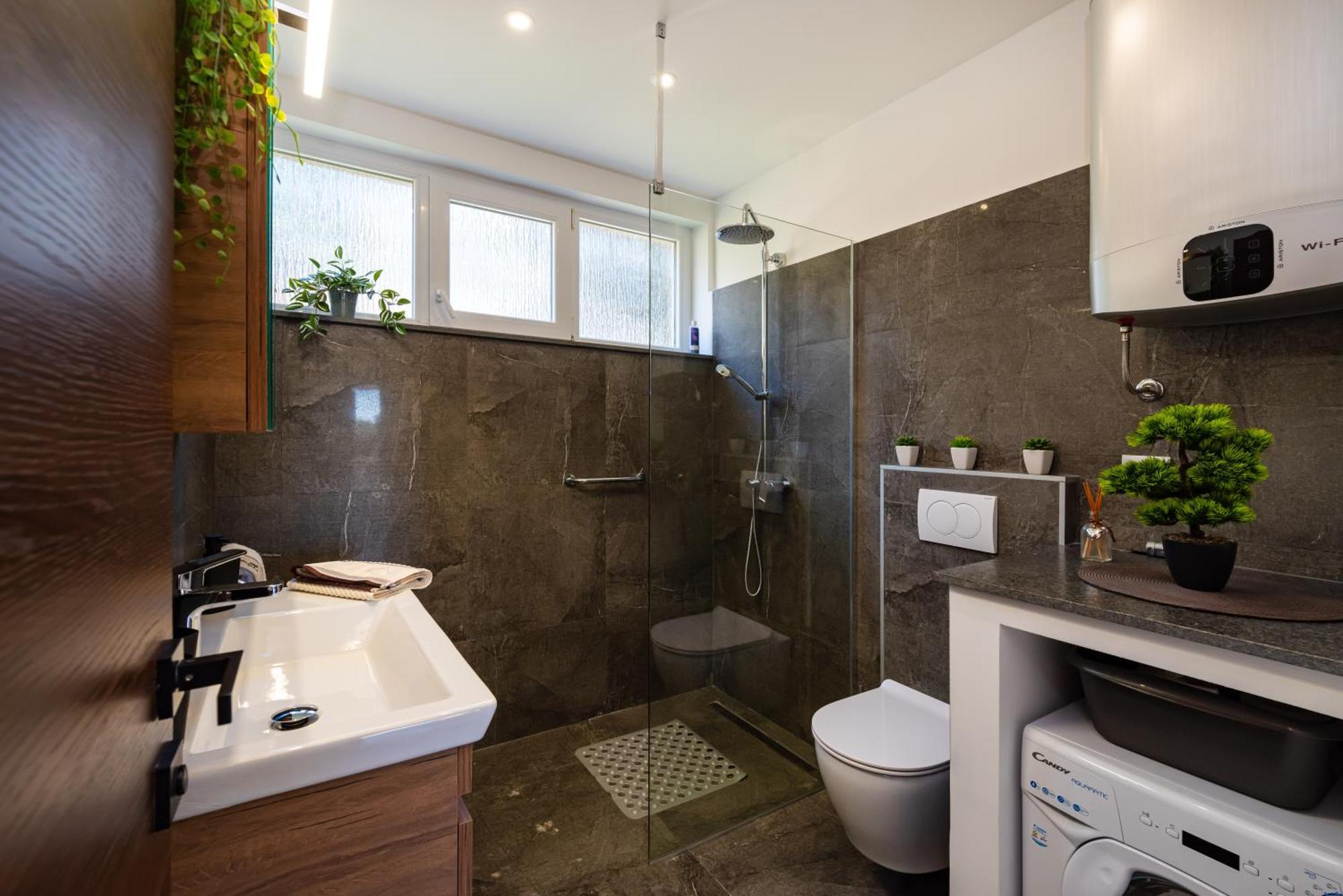 Ferienwohnung Kolovare Garden Oasis - First Row By Sea Zadar Exterior foto
