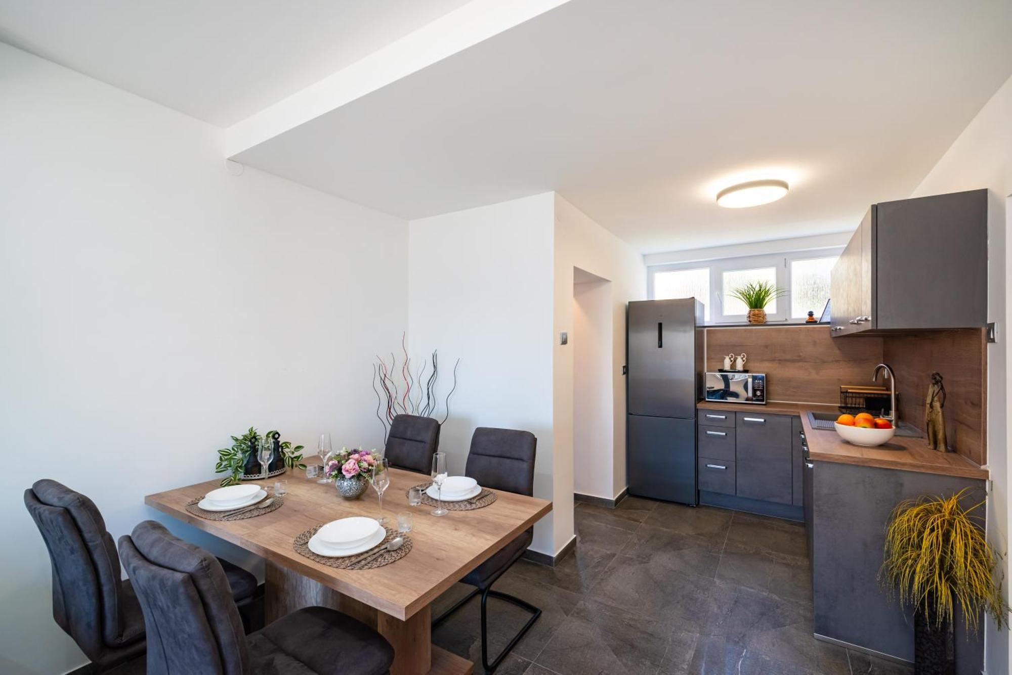 Ferienwohnung Kolovare Garden Oasis - First Row By Sea Zadar Exterior foto
