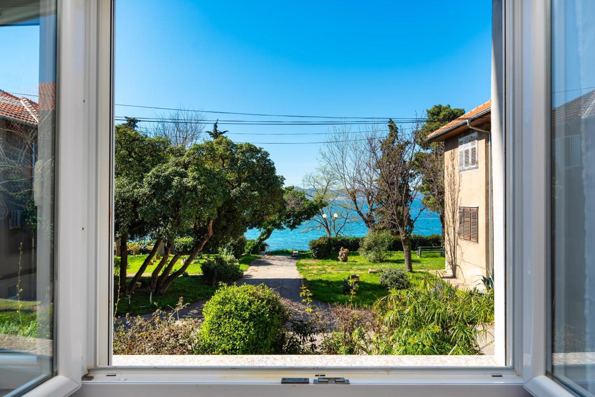 Ferienwohnung Kolovare Garden Oasis - First Row By Sea Zadar Exterior foto
