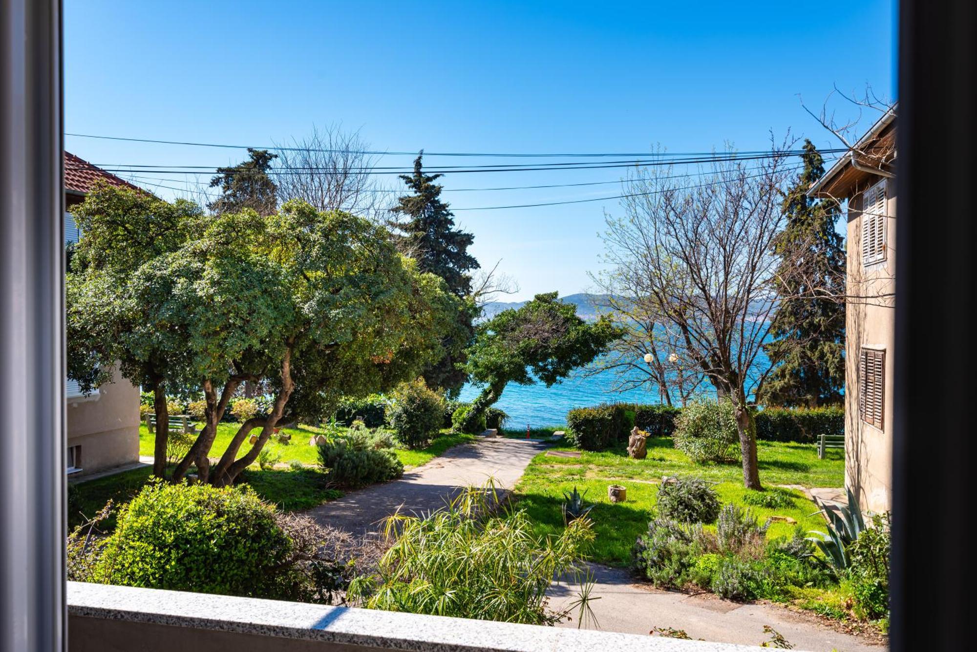 Ferienwohnung Kolovare Garden Oasis - First Row By Sea Zadar Exterior foto