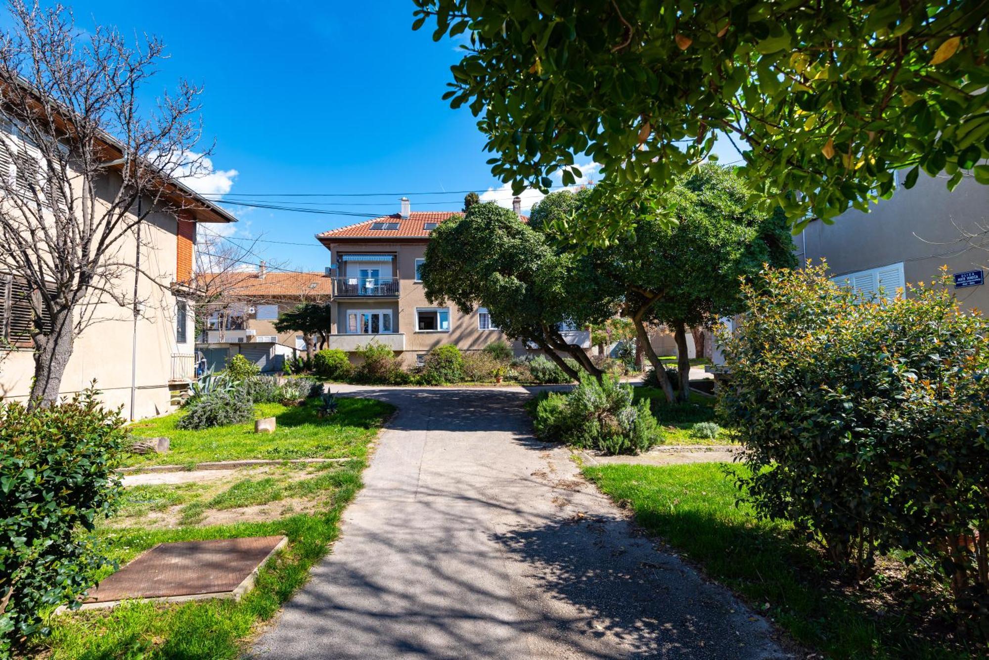 Ferienwohnung Kolovare Garden Oasis - First Row By Sea Zadar Exterior foto